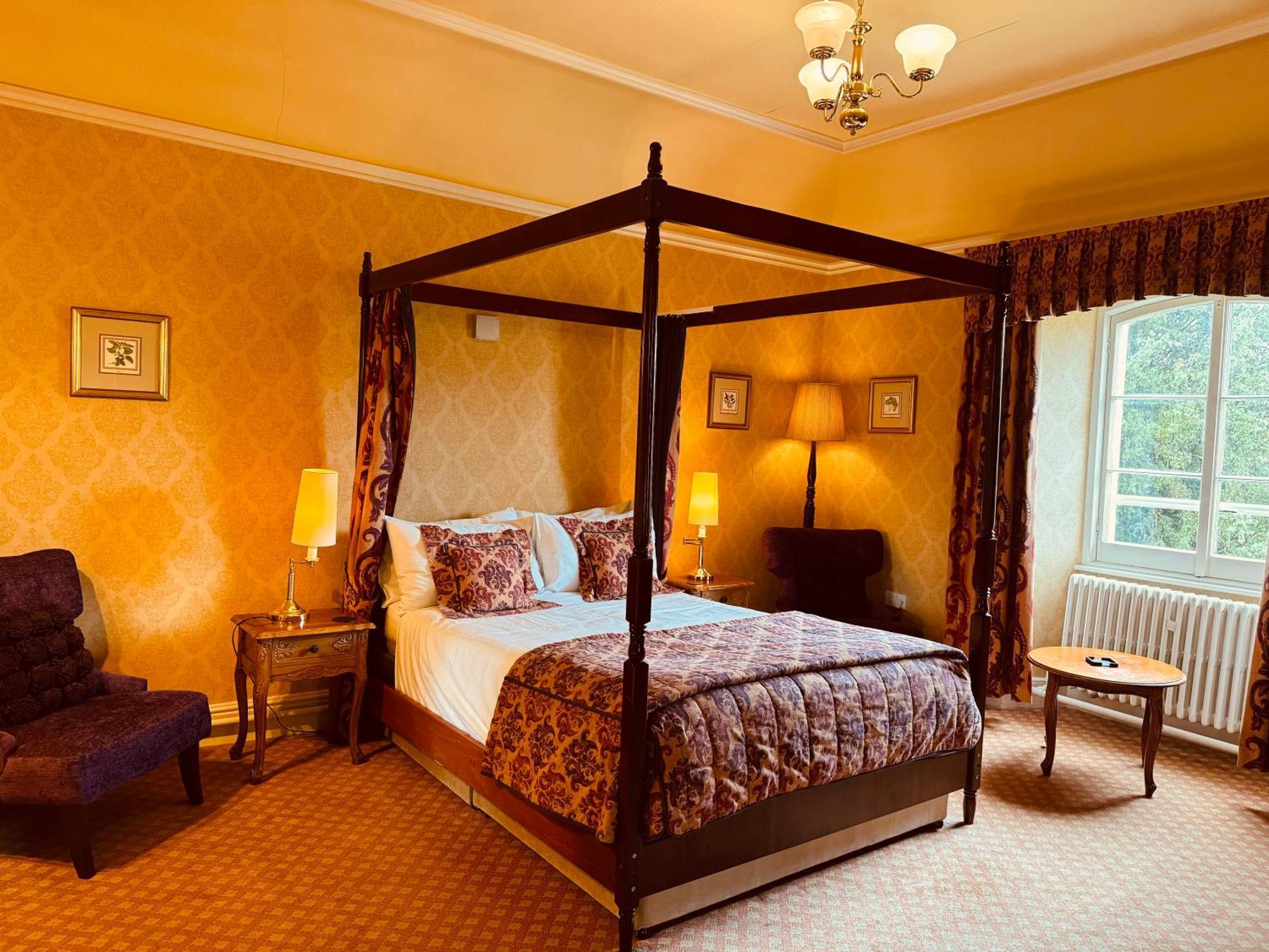 The Falcondale At แลมปีเตอร์ ห้อง รูปภาพ
