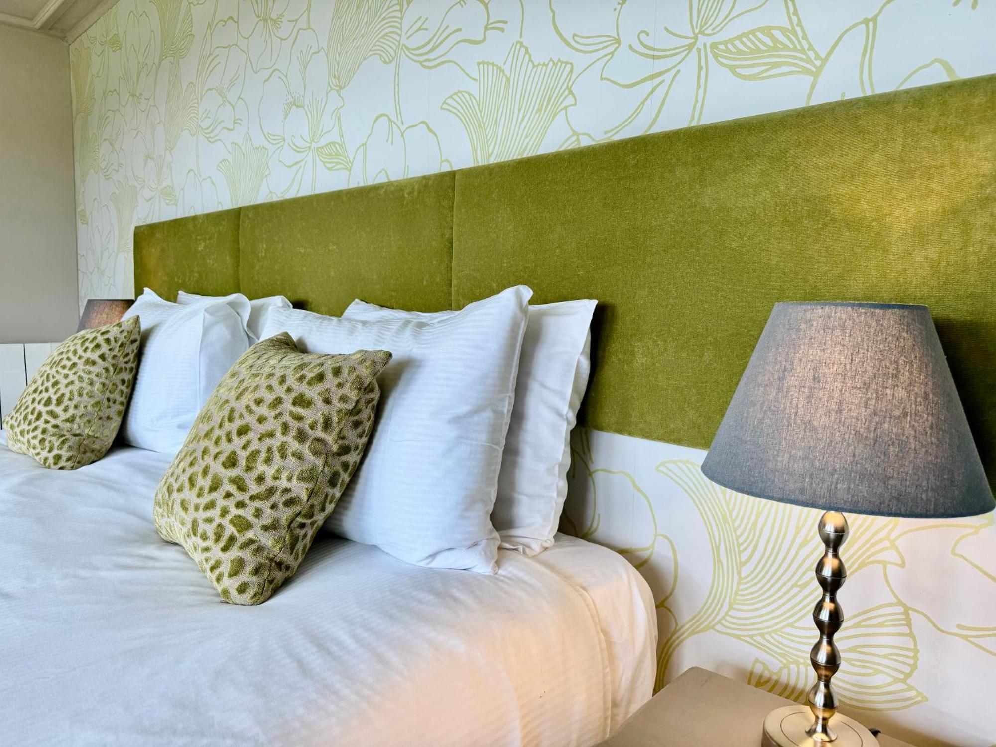 The Falcondale At แลมปีเตอร์ ห้อง รูปภาพ